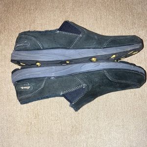 EDDIE BAUER Slip On Faux Fur Lined Suede Womens Shoes Size 8